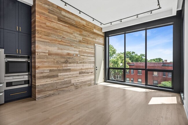 Building Photo - 6556 S Minerva Ave