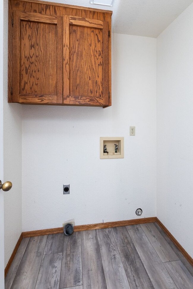 Building Photo - Charming 3-Bedroom Duplex Minutes from JBL...