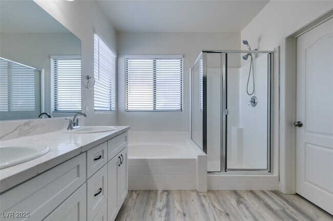 Building Photo - 778 Easter Lily Pl