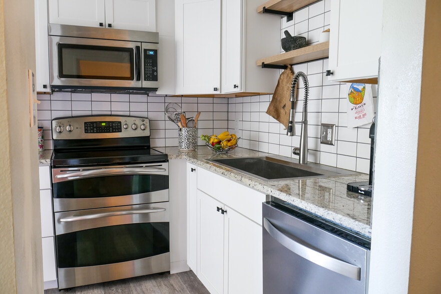 Kitchen 4 - 6800 E Tennessee Ave