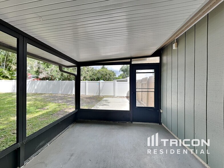 Building Photo - 4356 S Lockwood Ridge Rd