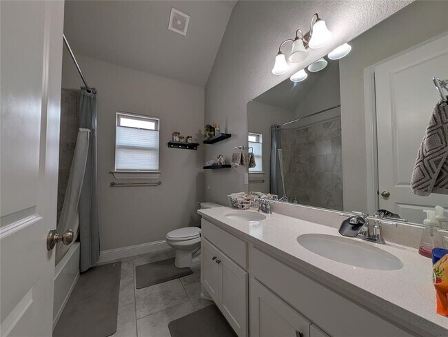 Building Photo - 125 Whistling Willow Dr