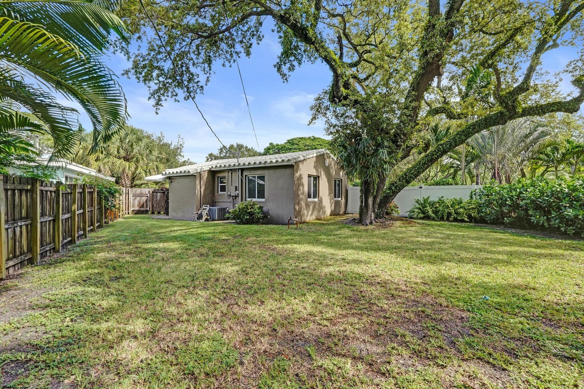 Building Photo - 1101 SW 8th Ter