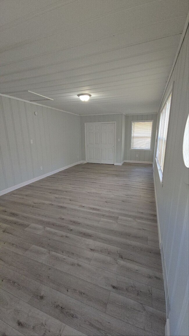 Building Photo - 1813 Spencer Ave