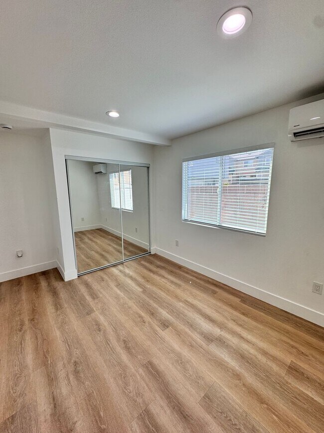 Building Photo - 3781 Green - Grn