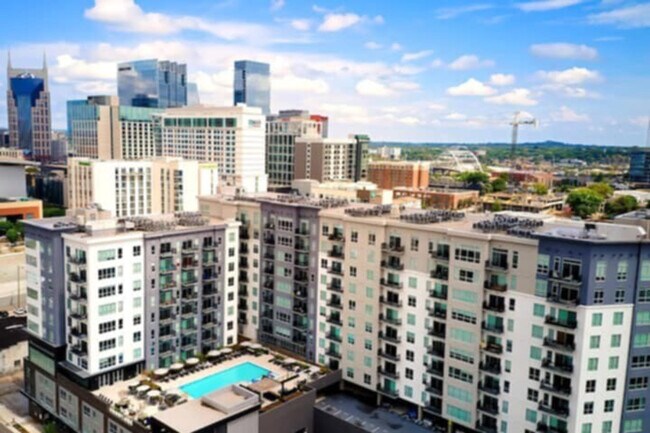 Building Photo - 505 16th Ave S