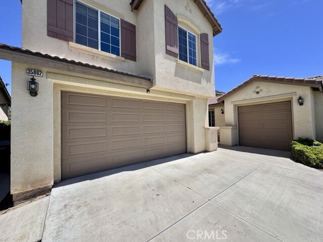 Building Photo - 35862 Banyan Rim Dr