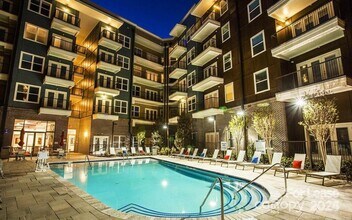 Building Photo - 205 S Kings Dr