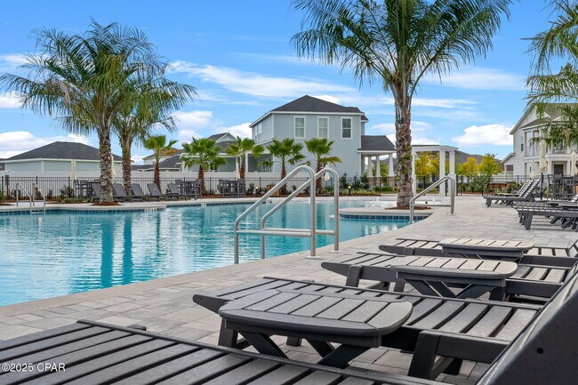 Building Photo - 1301 Savory Ct