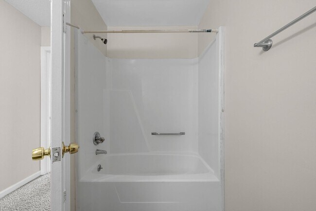 Building Photo - End Unit Ready for You to Call Home