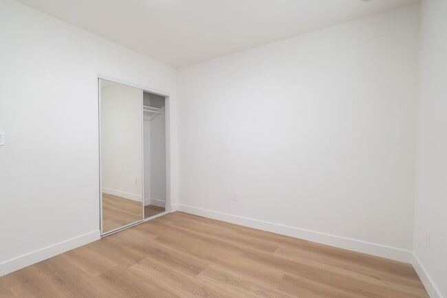 Building Photo - Charming 3 Bedrooms 2 Bathrooms Home $4,00...