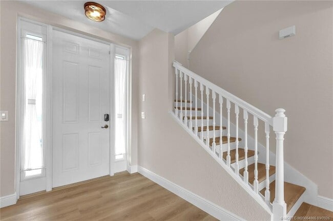 Building Photo - 3651 NE Pineapple Ave