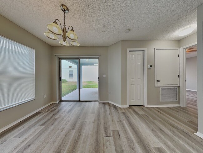 Building Photo - 8904 Bridgeford Oaks Dr