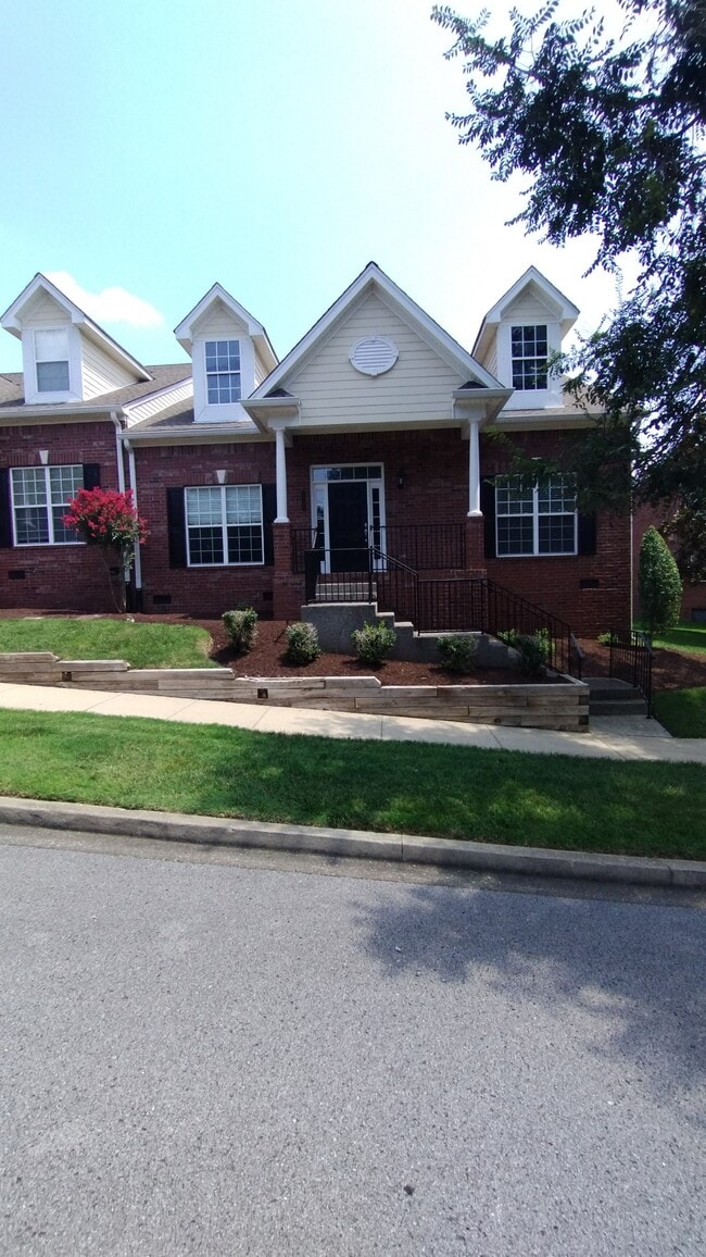 Primary Photo - 1308 Decatur Cir