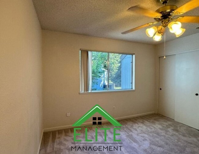 Building Photo - **2 Bed, 2 Bath Condo in Gated Community |...