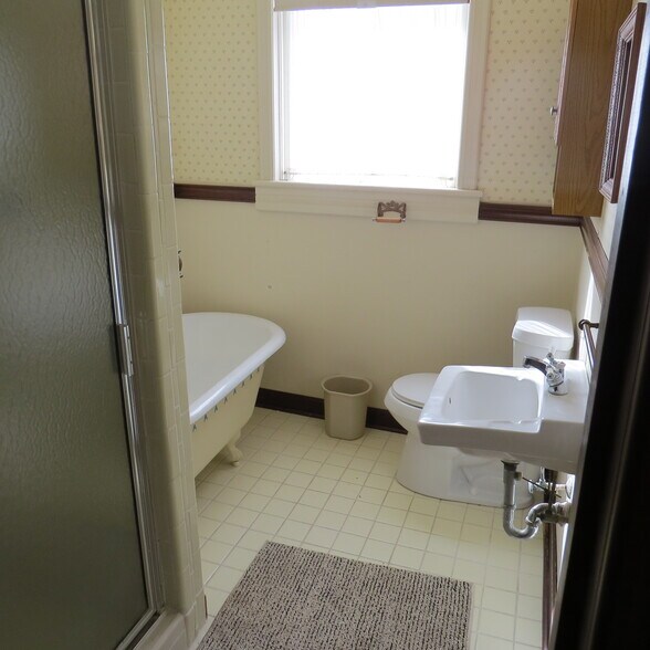 Building Photo - 711 Union St