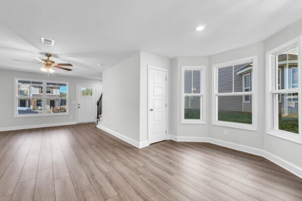 Building Photo - 209 W Point Dr