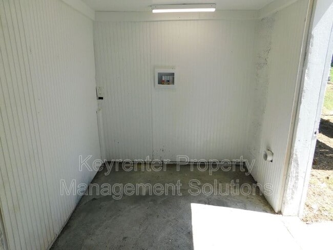 Building Photo - 202 Wilson Ave