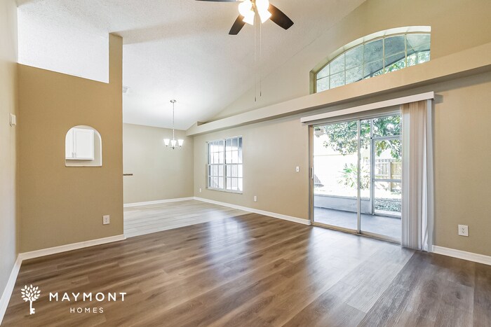 Building Photo - 2041 Donegan Pl