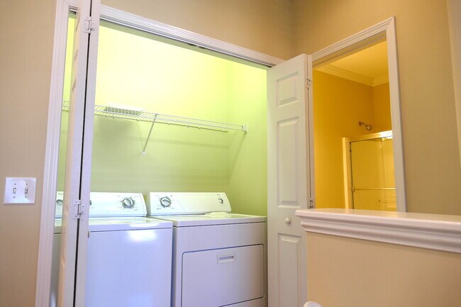 Building Photo - 104 Mahler Ave