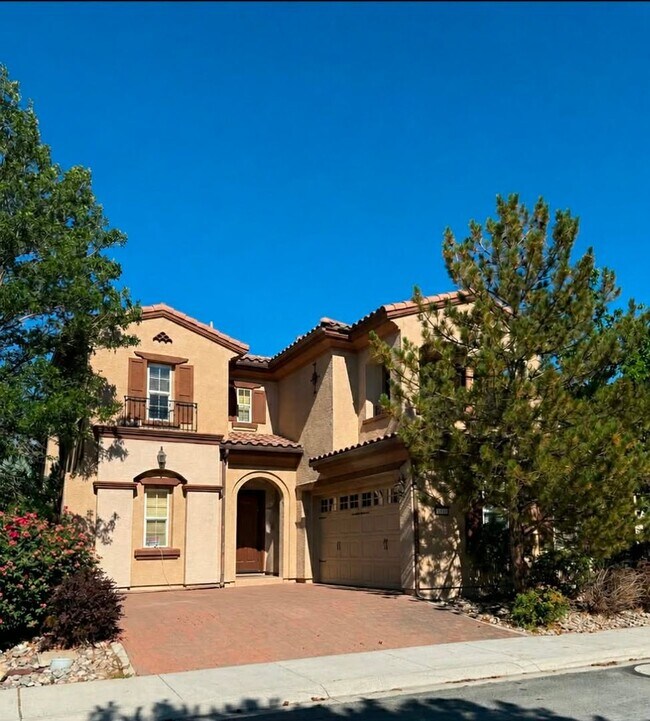 Building Photo - 10850 Serratina Dr