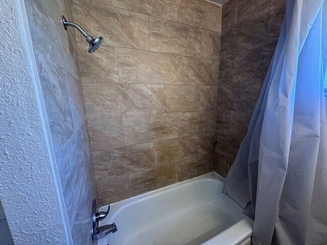 Building Photo - Unit 3