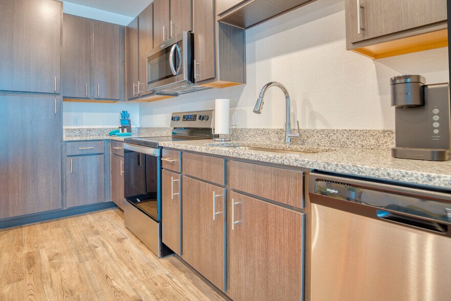 Building Photo - 2548 SW 13th St