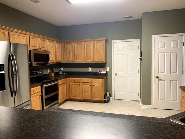 Building Photo - 717 Gazania Ln