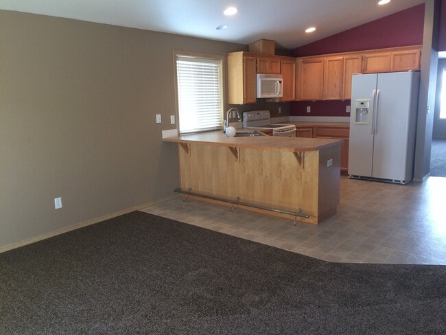 Building Photo - Home for Rent WSG Included!