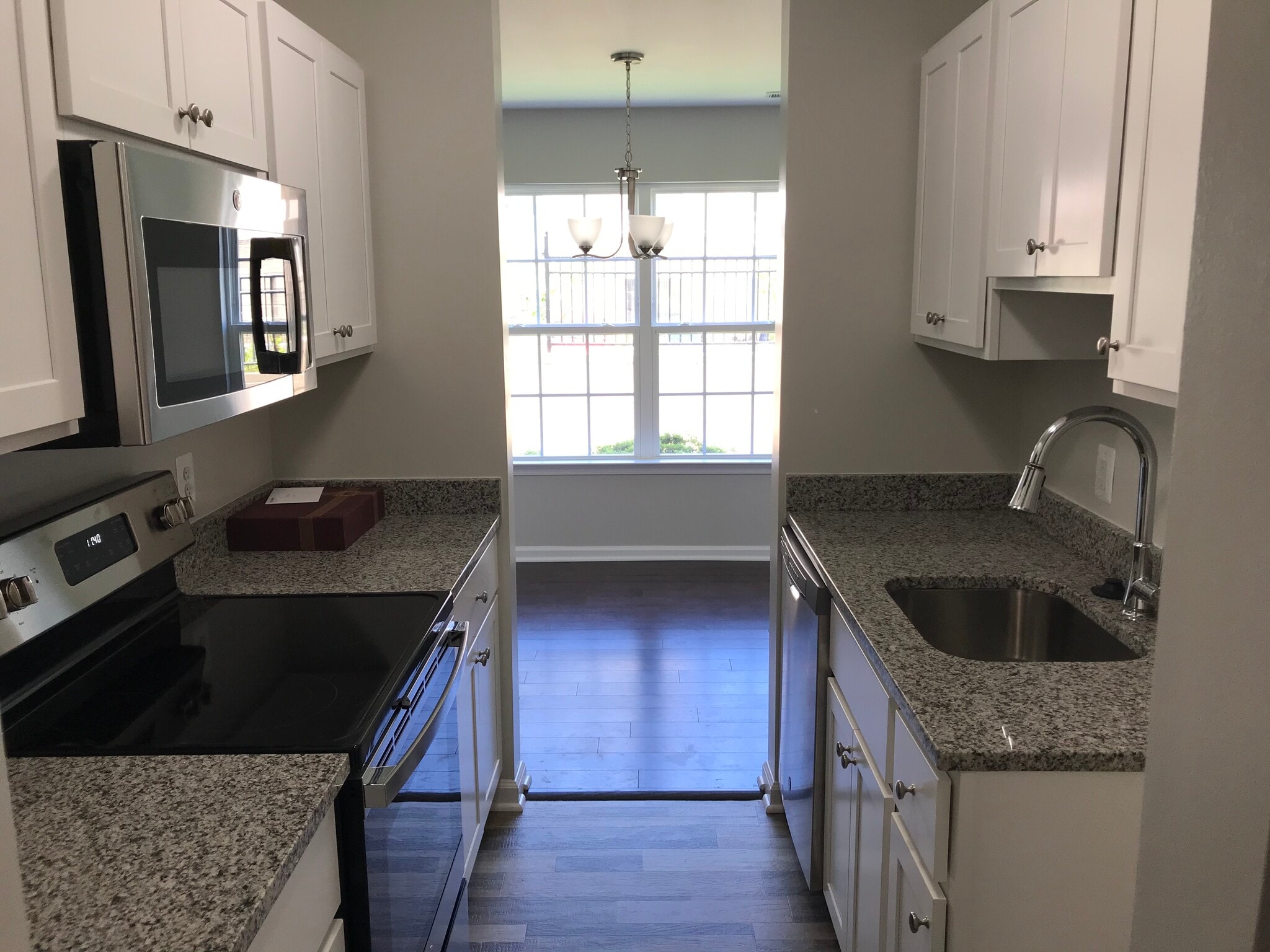 Kitchen - 6425 Richmond Hwy