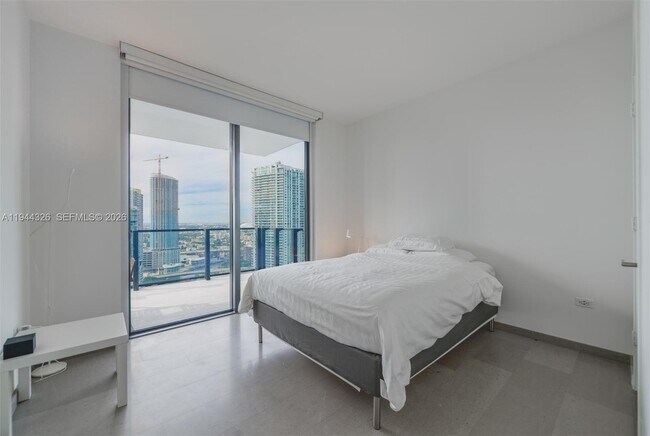 Building Photo - 68 SE 6th St