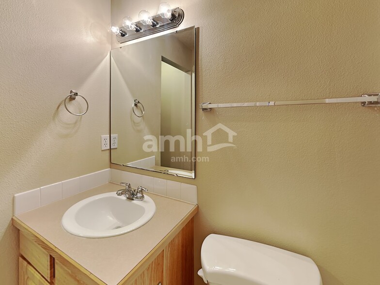 Building Photo - 9417 W Hearthside Dr