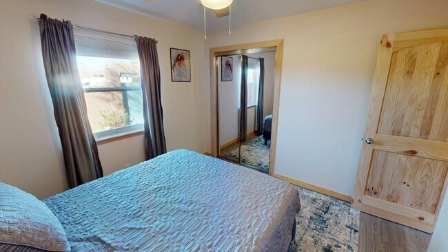 Building Photo - Vista Del Sur