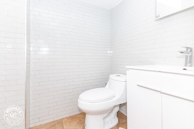 Building Photo - 1582 Prospect Pl