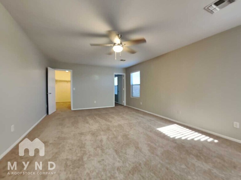 Building Photo - 11529 W Flores Dr