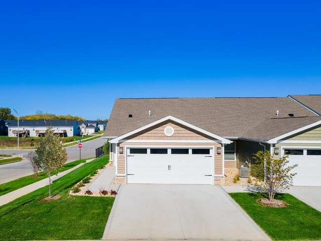 Building Photo - Redwood Merrillville