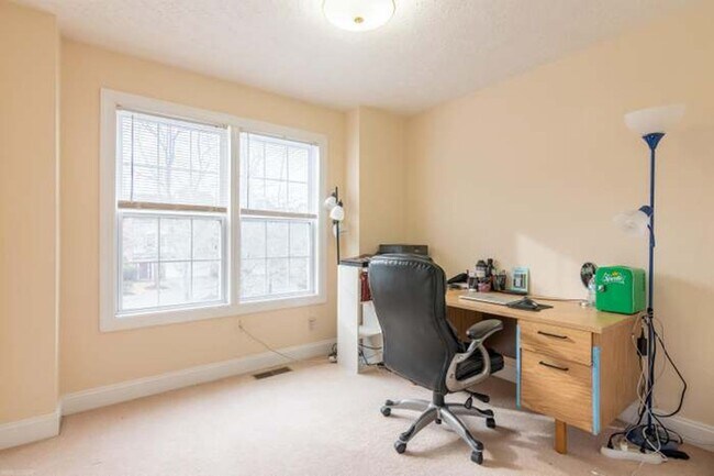 Building Photo - Spacious Townhome in Christiansburg, VA.