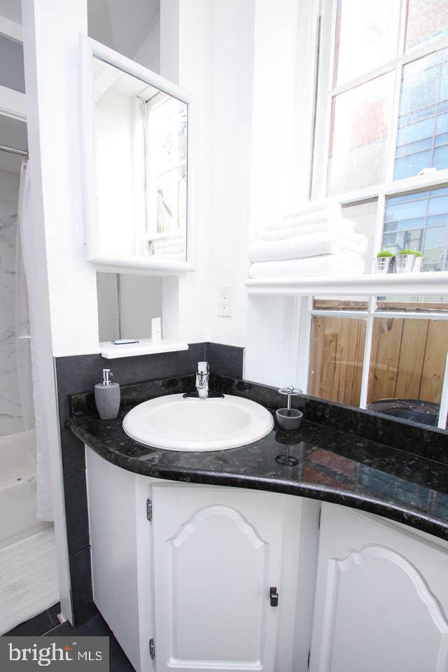 Building Photo - 44-46 S 3rd St