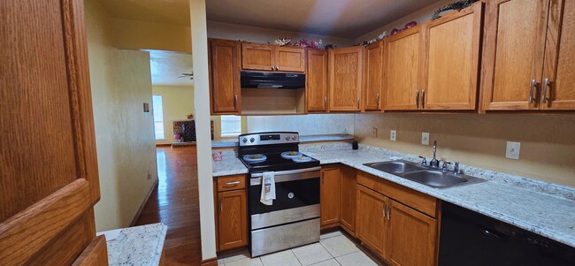 Building Photo - 1522 Butterfield Dr