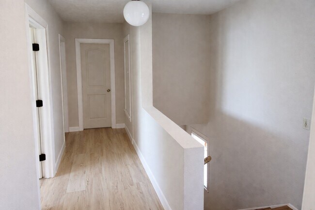 Building Photo - 5315 Bayway Dr