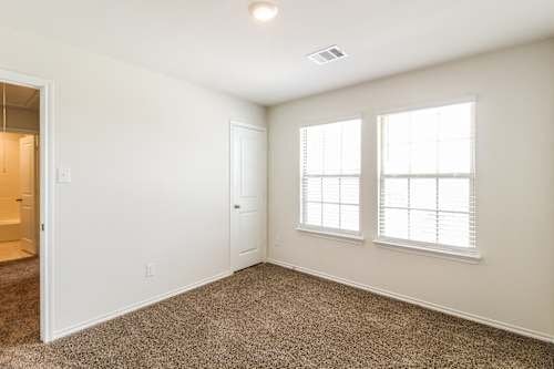 Building Photo - 3033 Glazner Dr