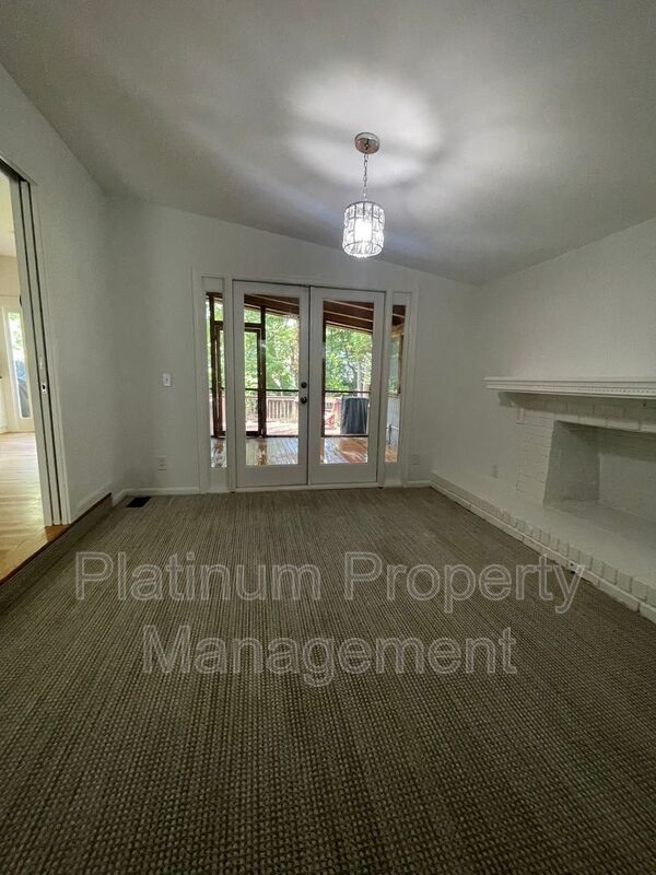 Building Photo - 3828 Donaldson Dr