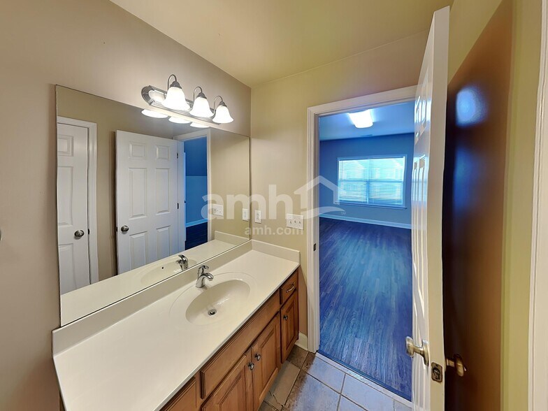 Building Photo - 2017 Keene Cir