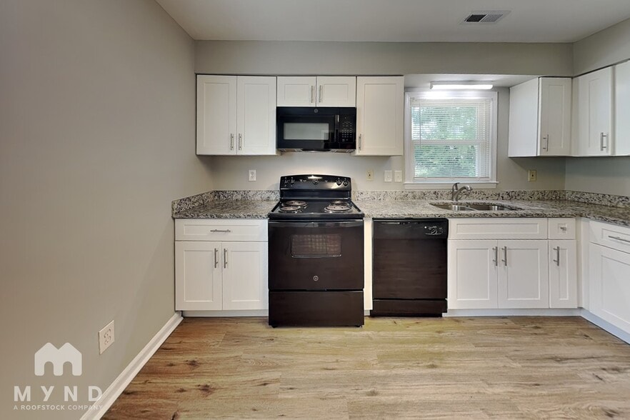 Building Photo - 3400 Pine Meadow Dr