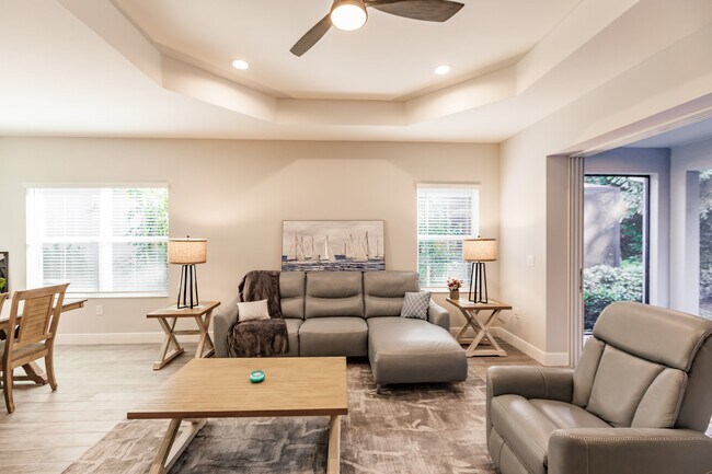 Building Photo - 11651 Solano Dr