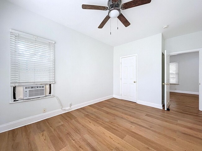 Building Photo - 1/1 in Central Lakeland with a great side ...