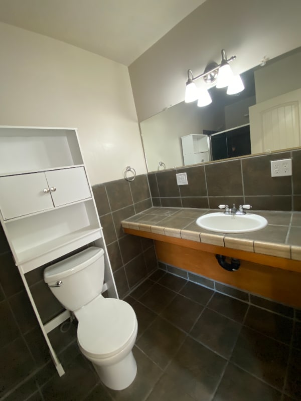 Building Photo - 57 W Vine St