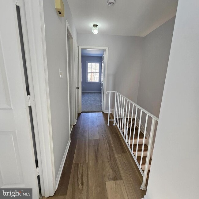 Building Photo - 7244 Greentree Rd