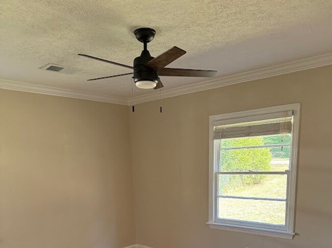 Building Photo - Wonderful 3 bedroom home in North Columbus