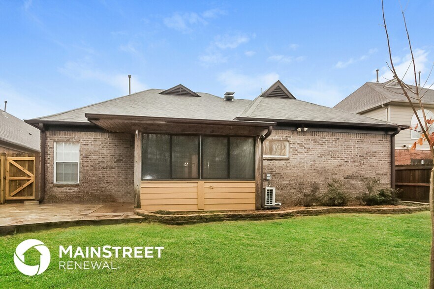 Building Photo - 372 Fleets Hill Dr